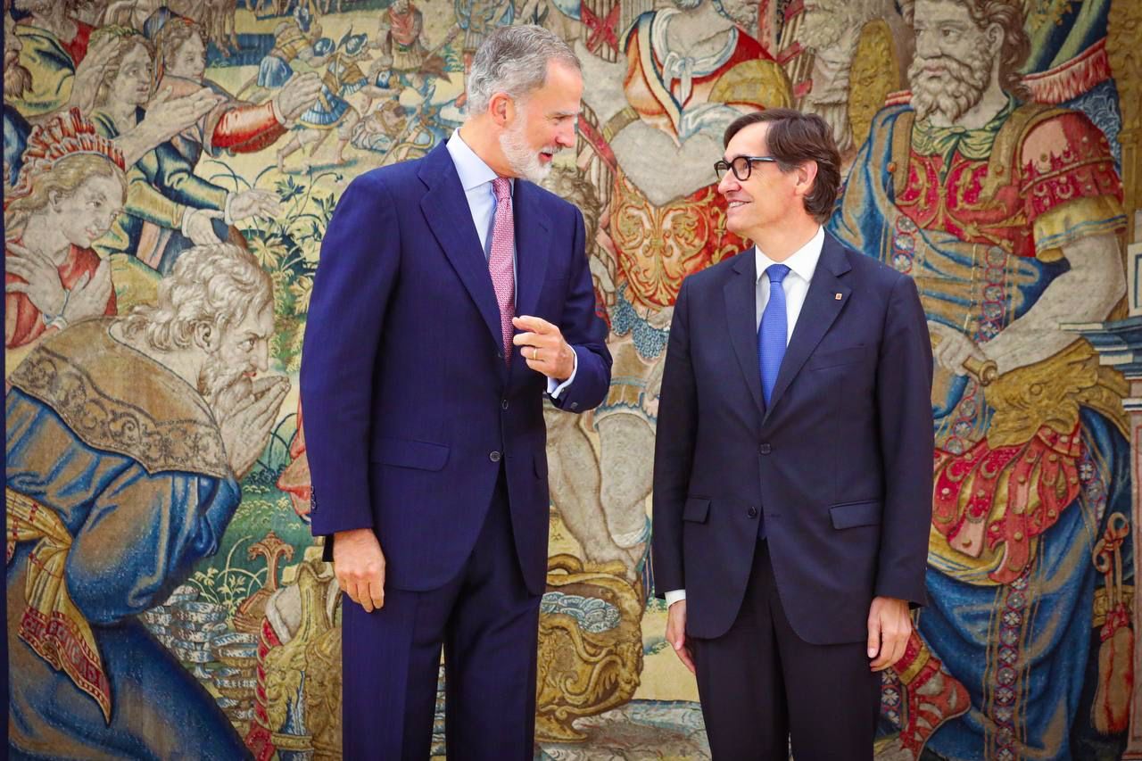 El rey Felipe VI y Salvador Illa