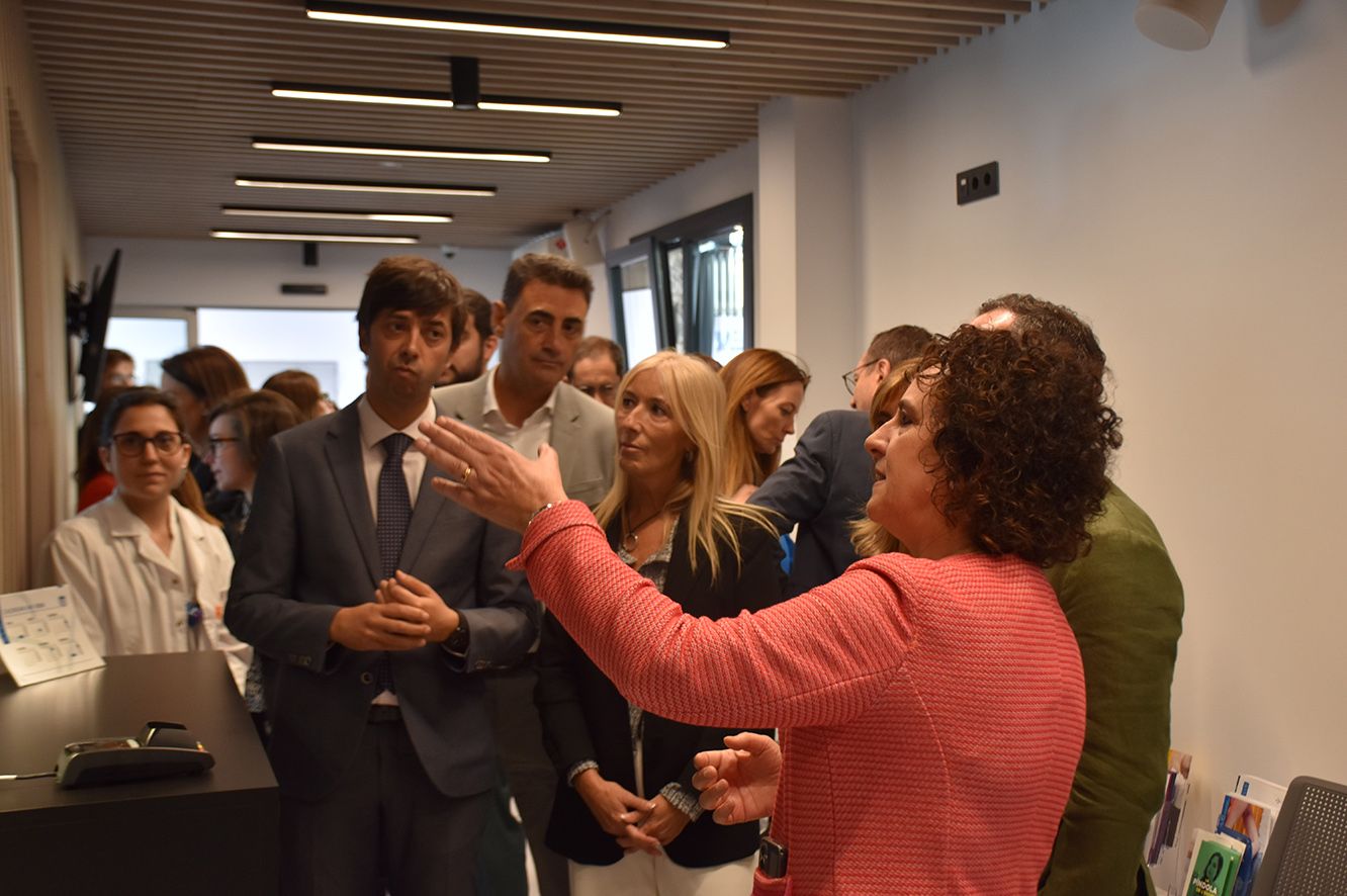 Las autoridades durante la visita al nuevo CAP de Ciutat de Valls