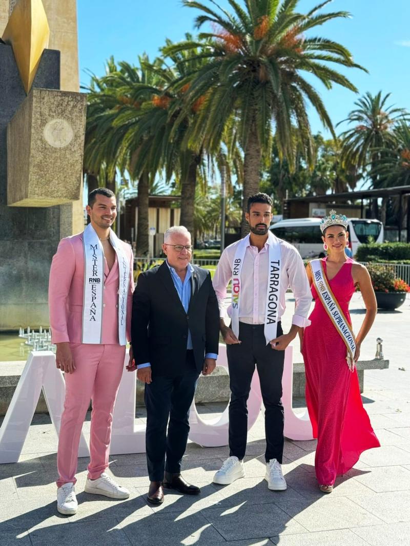 Pere Granados amb candidats del concurs Míster RNB Espanya 2024