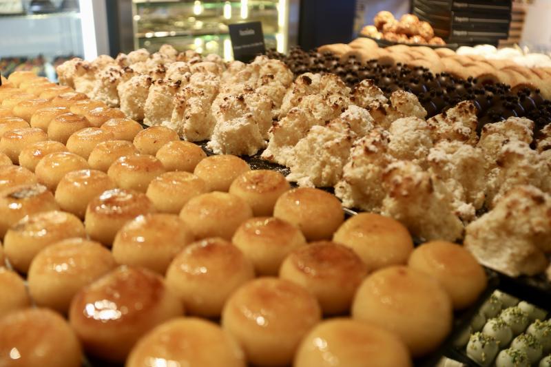 Panellets de crema i coco a la pastisseria Zaguirre de Terrassa
