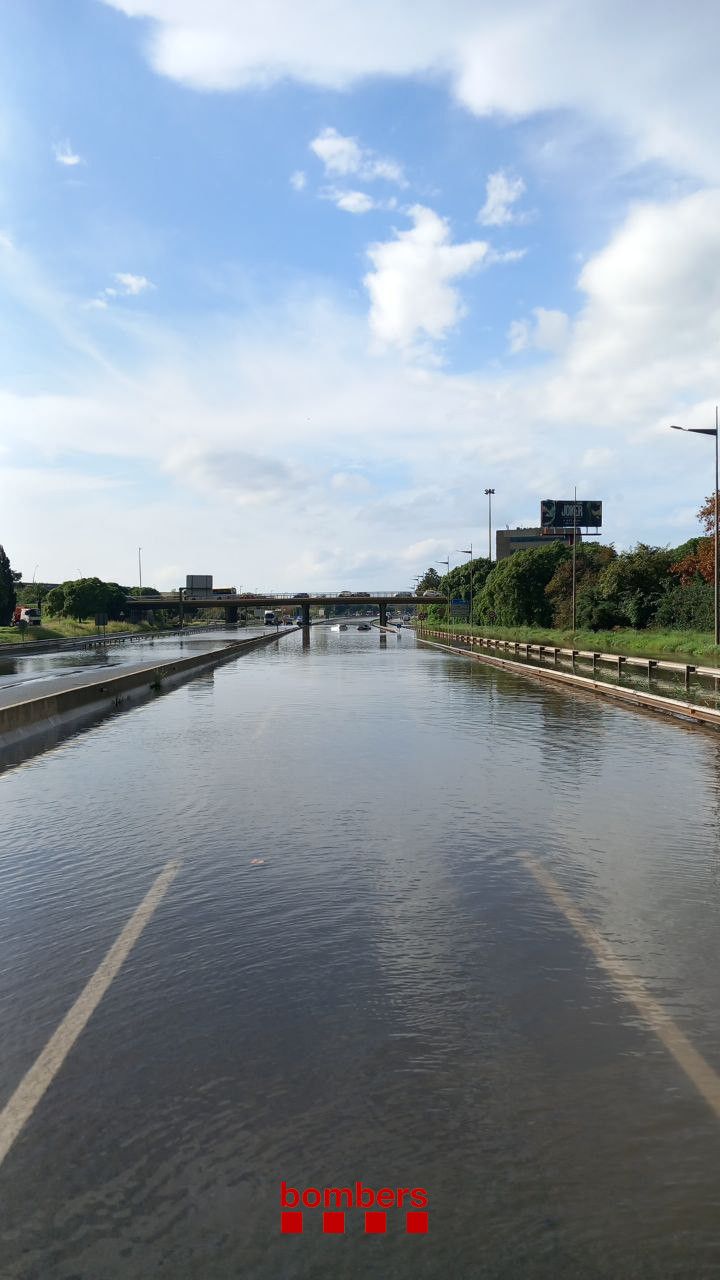 La C-32 inundada a Gavà