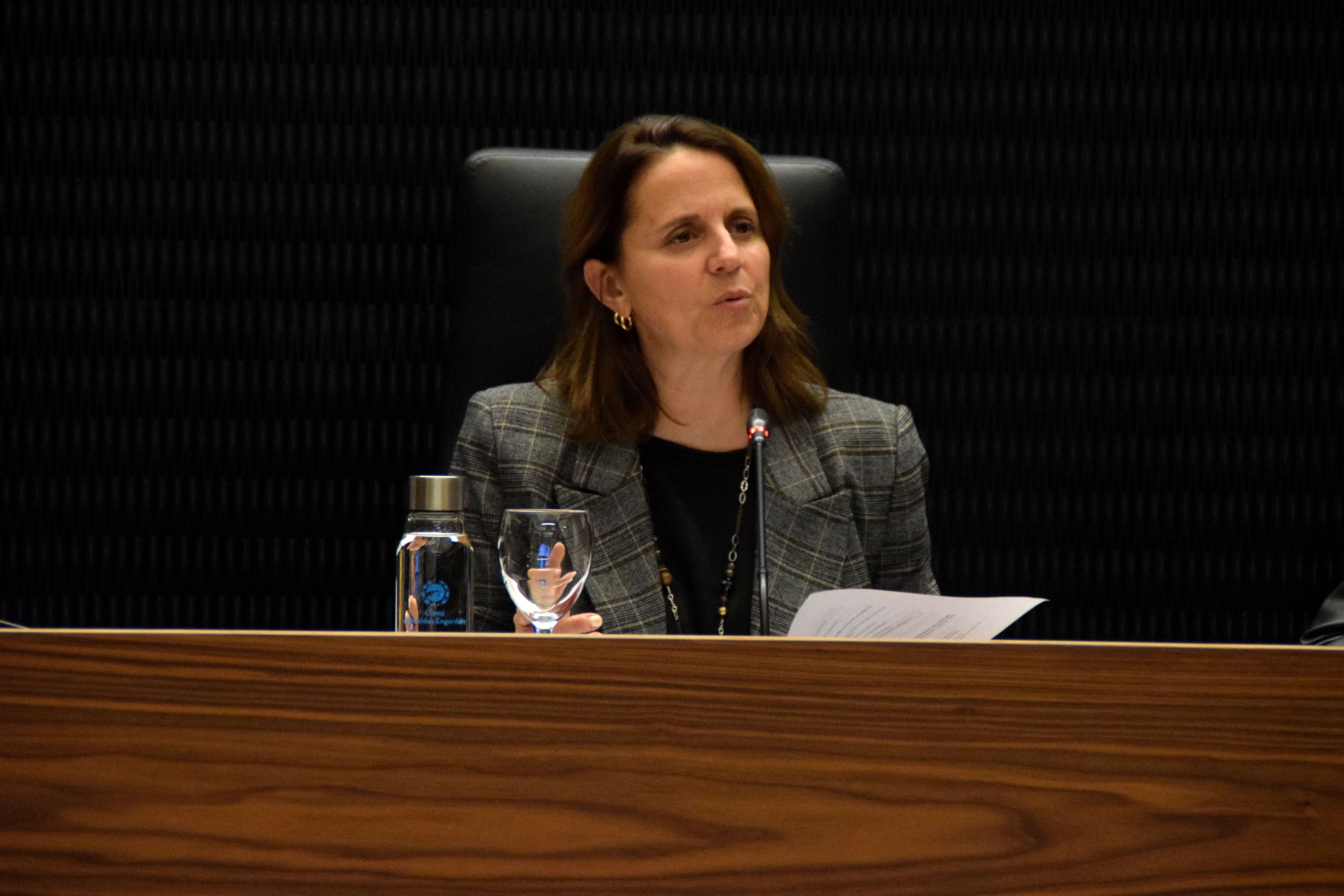 La cònsol major d'Escaldes-Engordany, Rosa Gili, durant la sessió del consell de comú