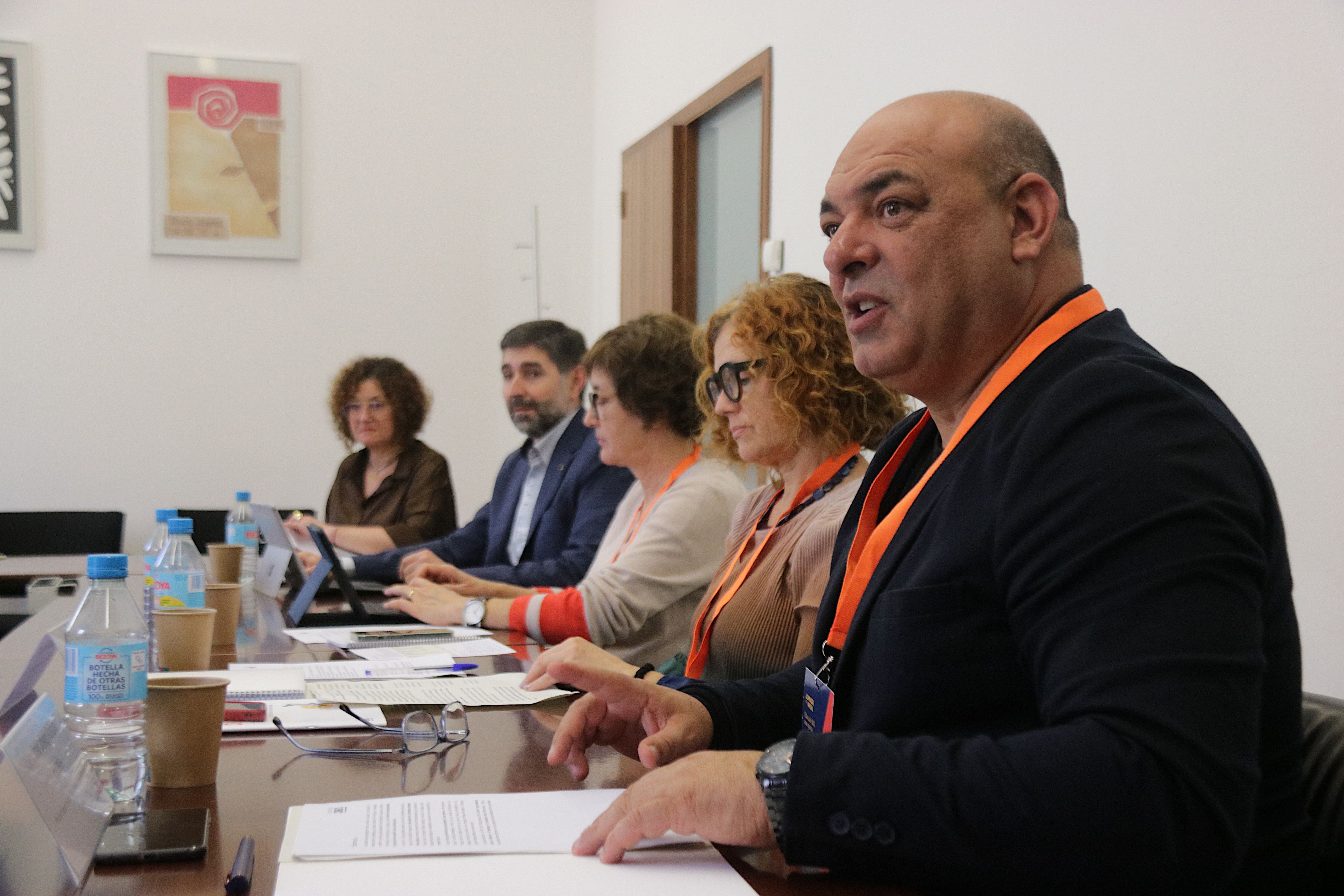 Joan Josep Galiano Peralta, president delegat de l'àrea d'Educació DIBA, en un moment de la reunió