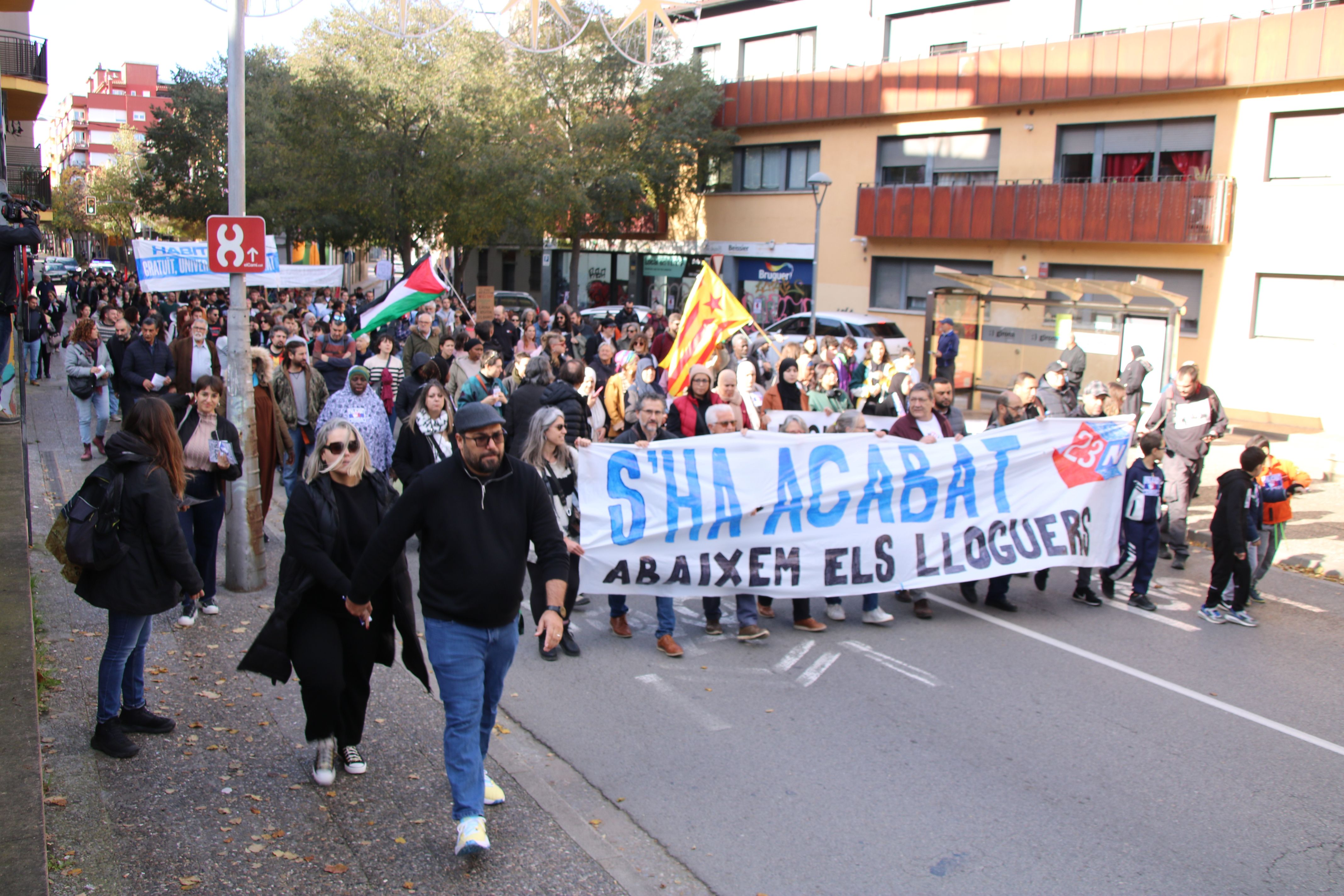 Manifestación contra los alquileres en Girona