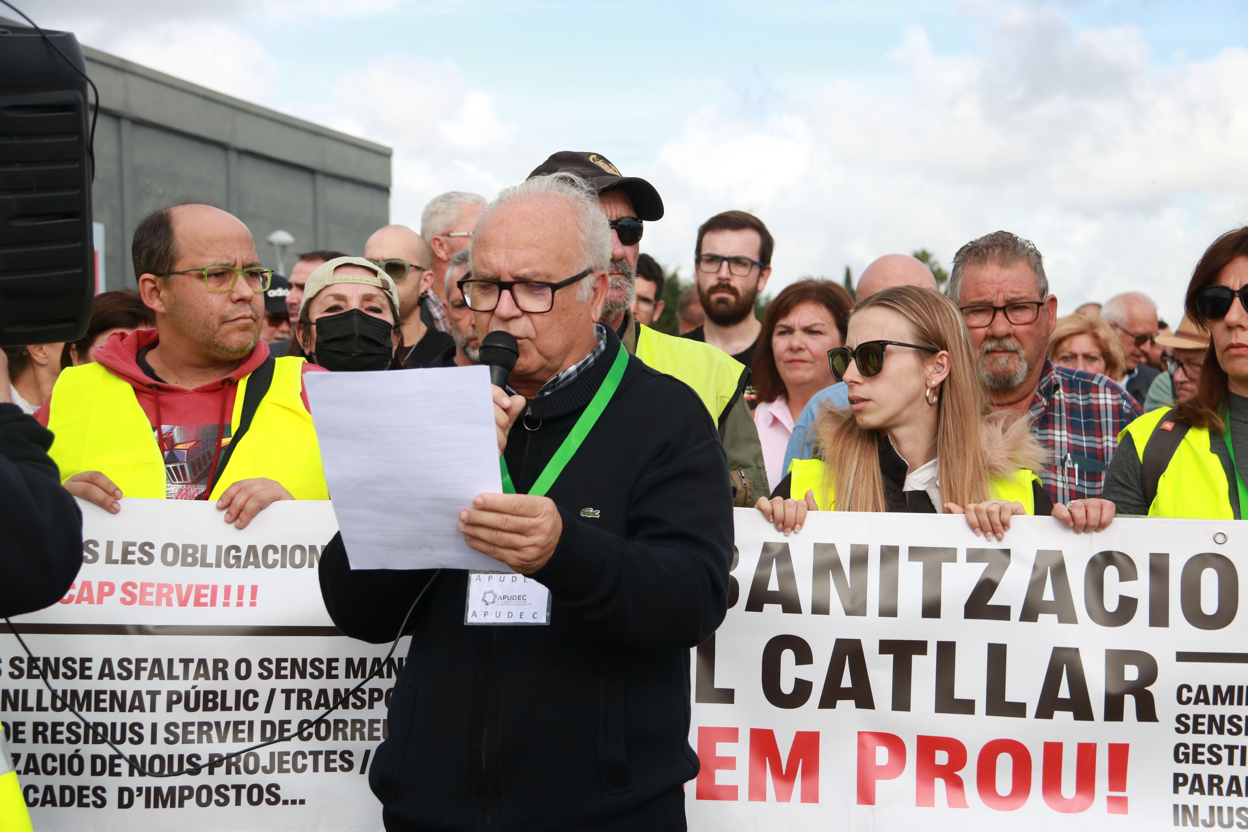 Les urbanitzacions del Catllar diuen prou i tallen la TP-2031 com a protesta 1