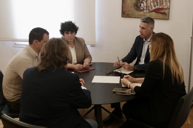 L'alcalde de Badalona, Xavier Garcia Albiol, i l'alcaldessa de Santa Coloma de Gramenet, Mireia González