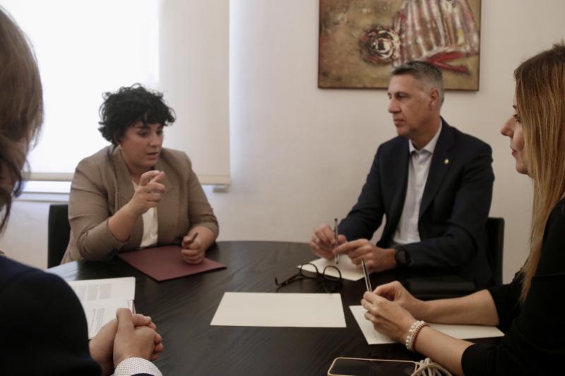 L'alcalde de Badalona, Xavier Garcia Albiol, i l'alcaldessa de Santa Coloma de Gramenet, Mireia González