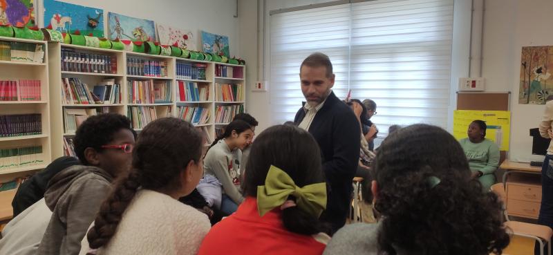 Xavi Blanco alumnes escola Magí Morera