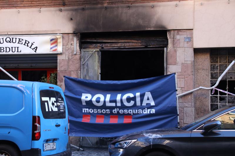 Incendi d'un baix a l'Hospitalet de Llobregat 5