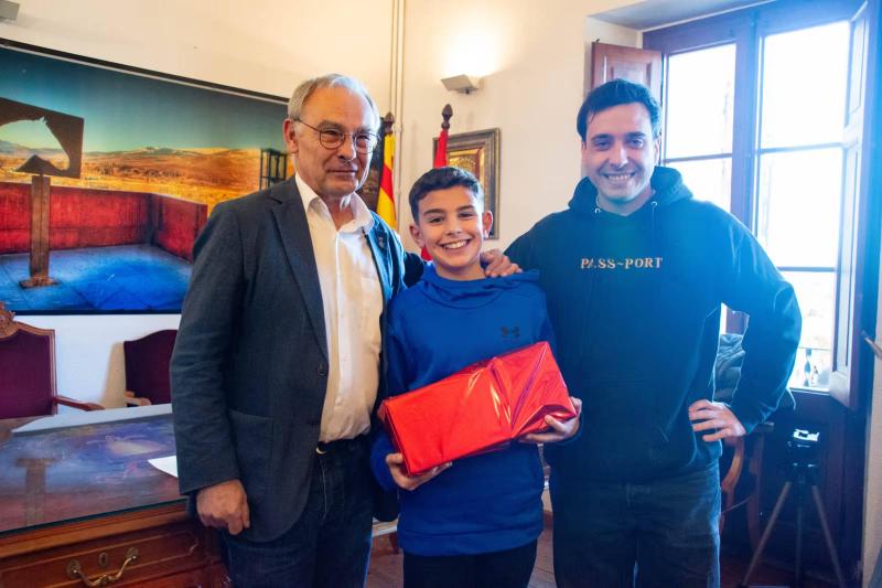 Puigcerdà otorga los premios del Concurso de Poesía de Navidad y el Concurso de Dibujo del Cartel de Reyes 6