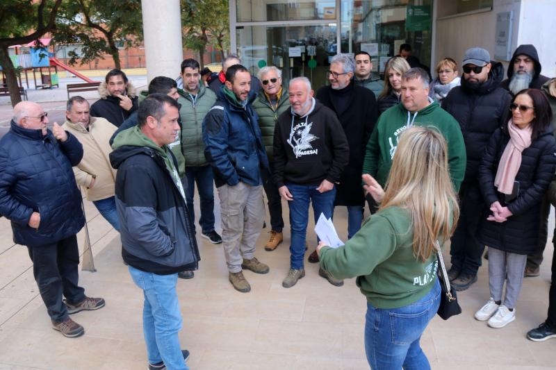 Pagesos protesten a Amposta