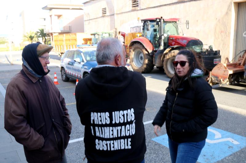Pagesos protesten a Amposta