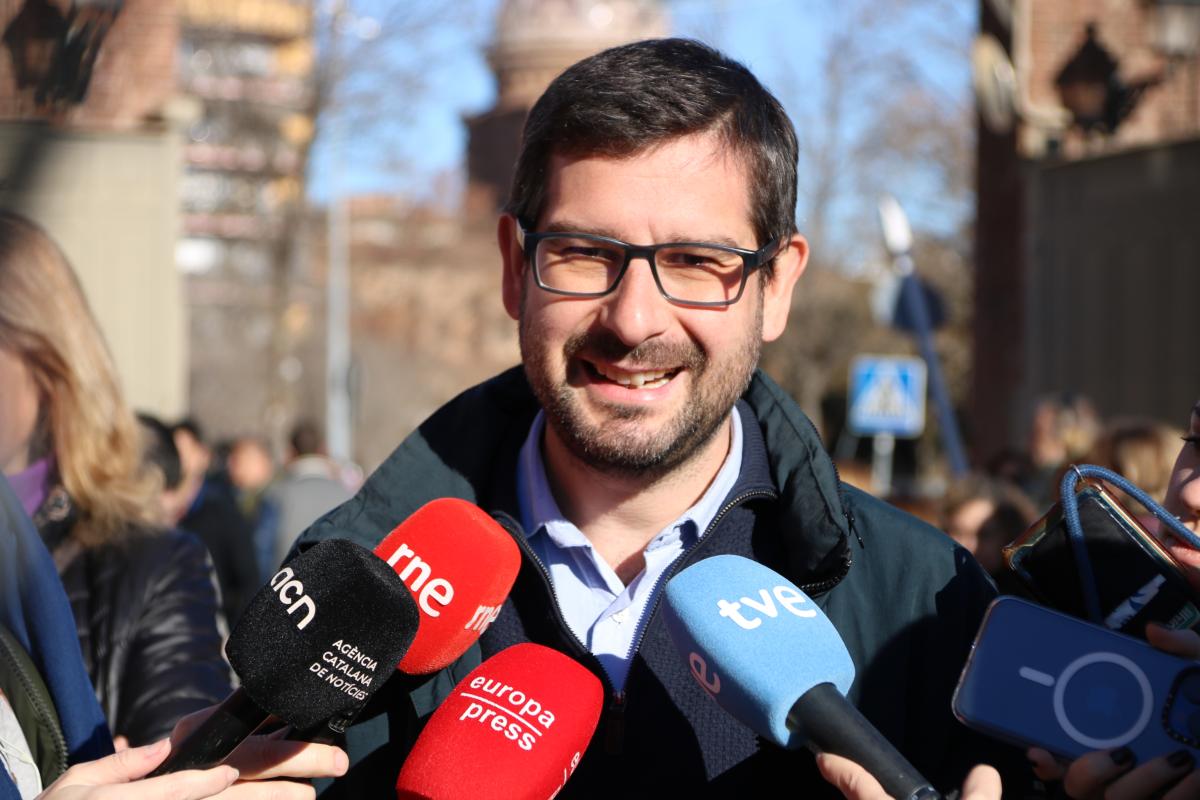 El portaveu del grup d'ERC a Barcelona, Jordi Castellana, atén la premsa