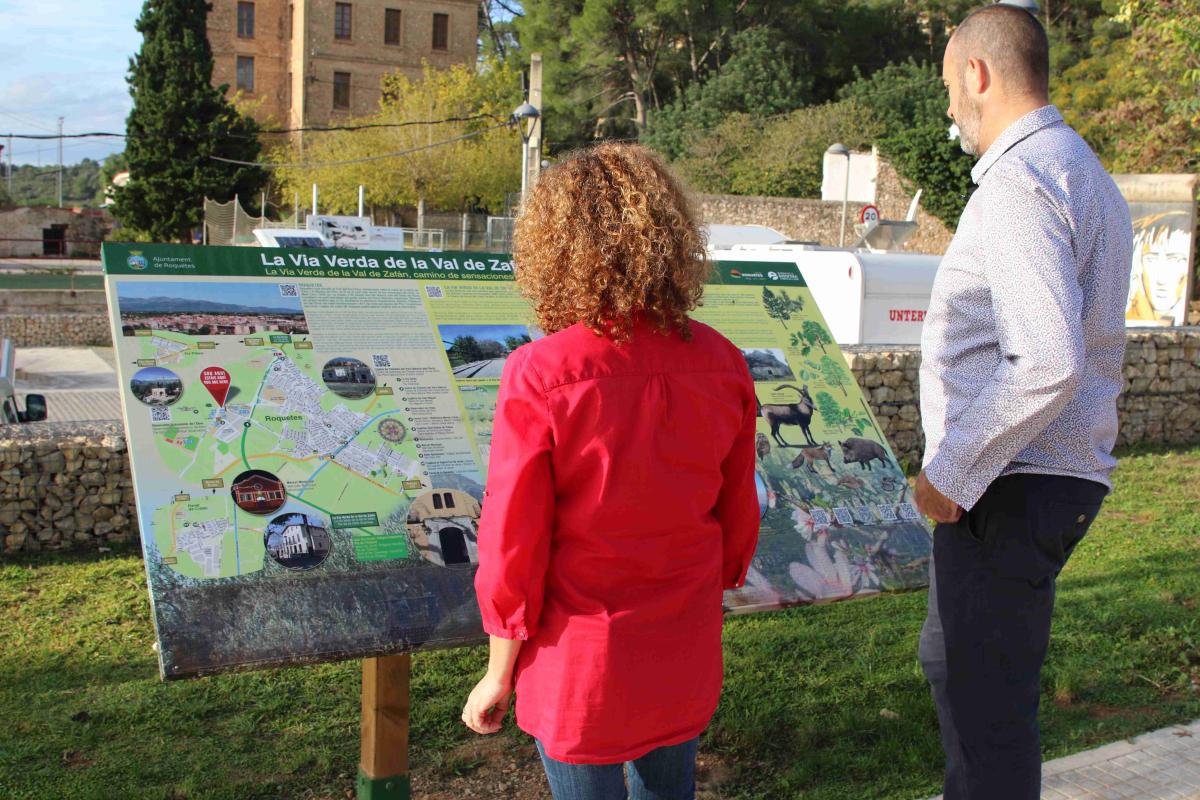 Roquetas estrena nuevos paneles turísticos