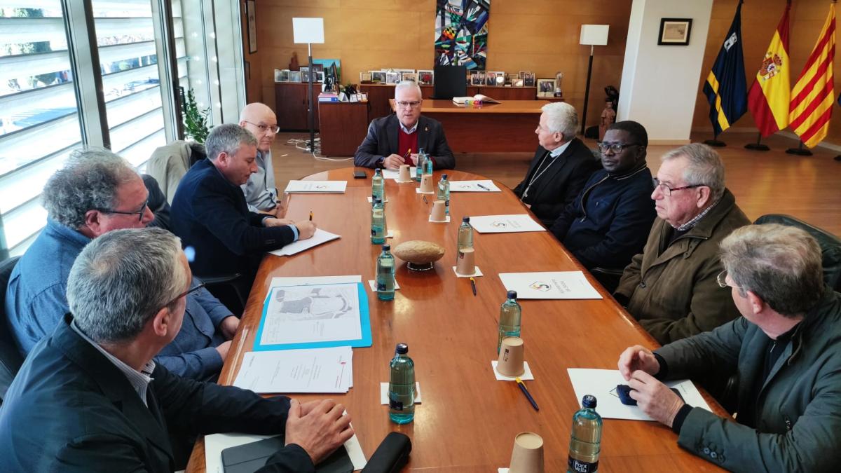 L'Arquebisbe de Tarragona Joan Planellas visita l'Ajuntament de Salou 1