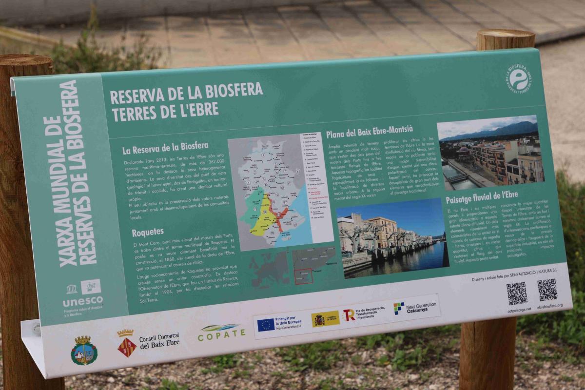 Roquetas estrena nuevos paneles turísticos