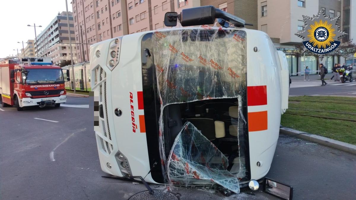 Accident d'un tramvia i un microbús a Vitòria 2