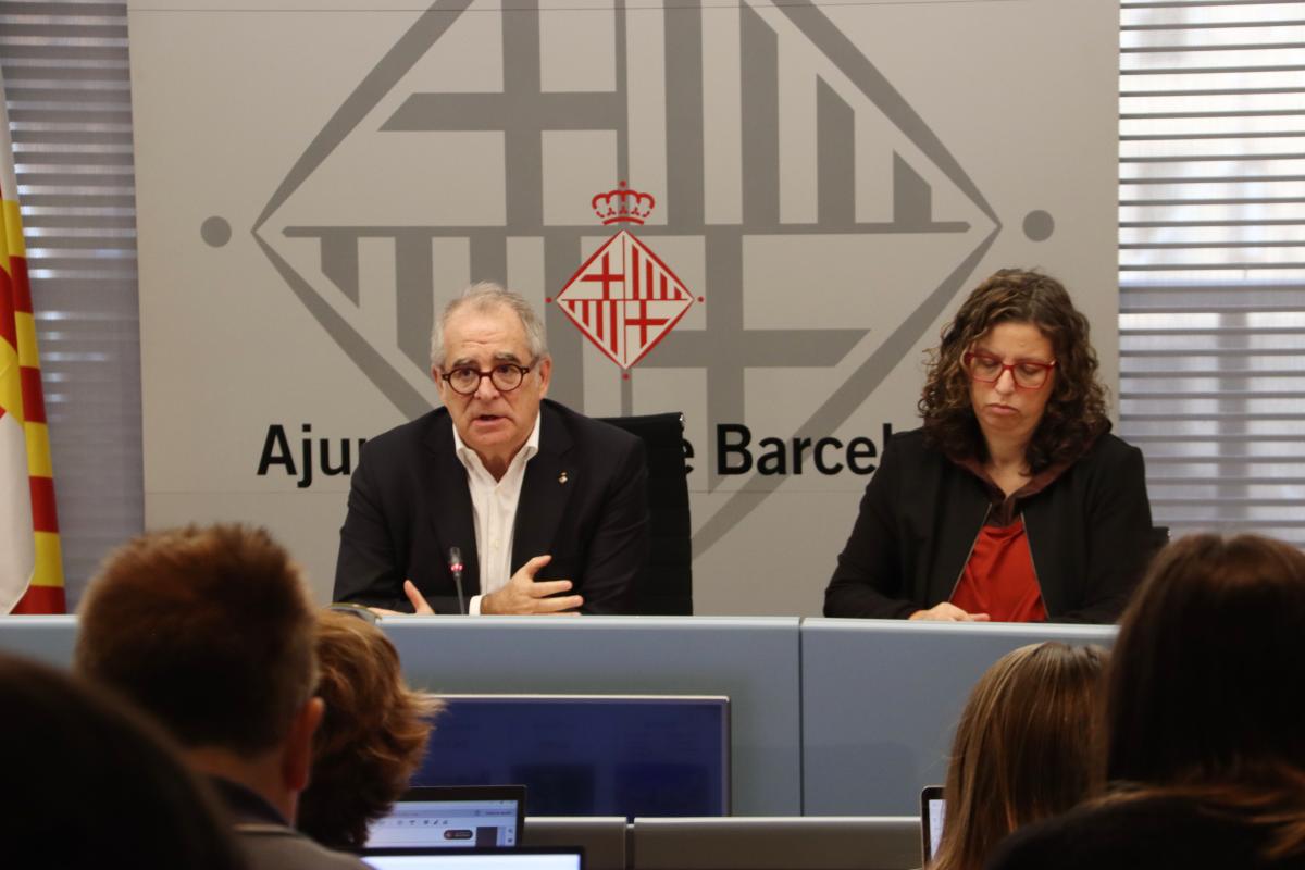 El tinent d’alcaldia d’Economia de Barcelona, Jordi Valls, i la gerenta municipal, Laia Claverol