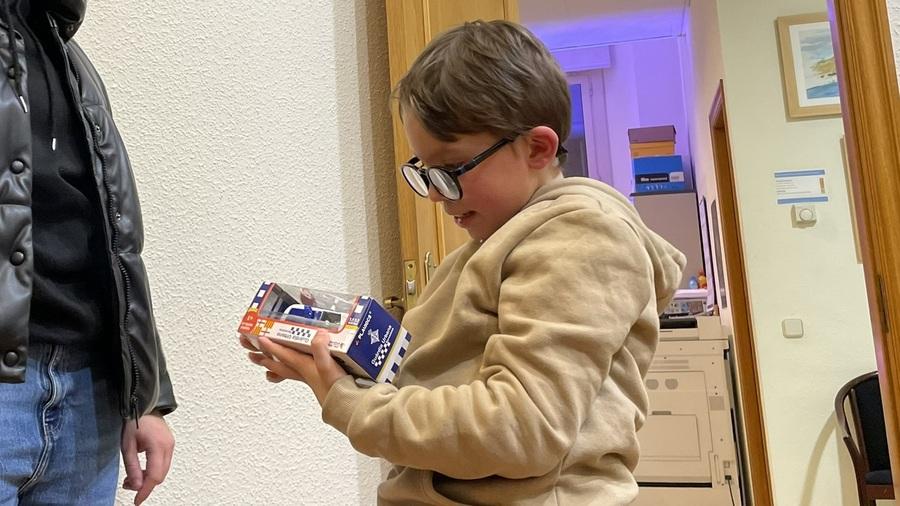 Alan, un nen de Blanes amb la síndrome AGO