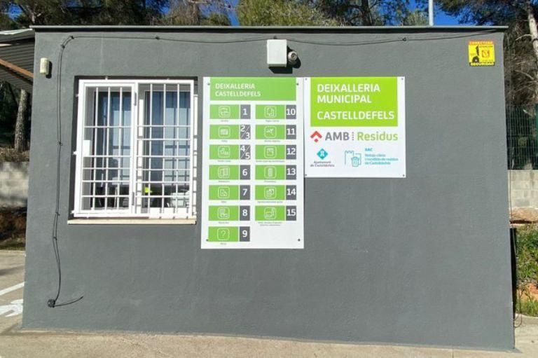 Detall de la Deixalleria Municipal de Castelldefels