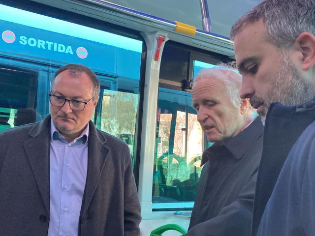 Alcalde de Vilanova, Juan Luis Ruiz, als nous autobusos urbans