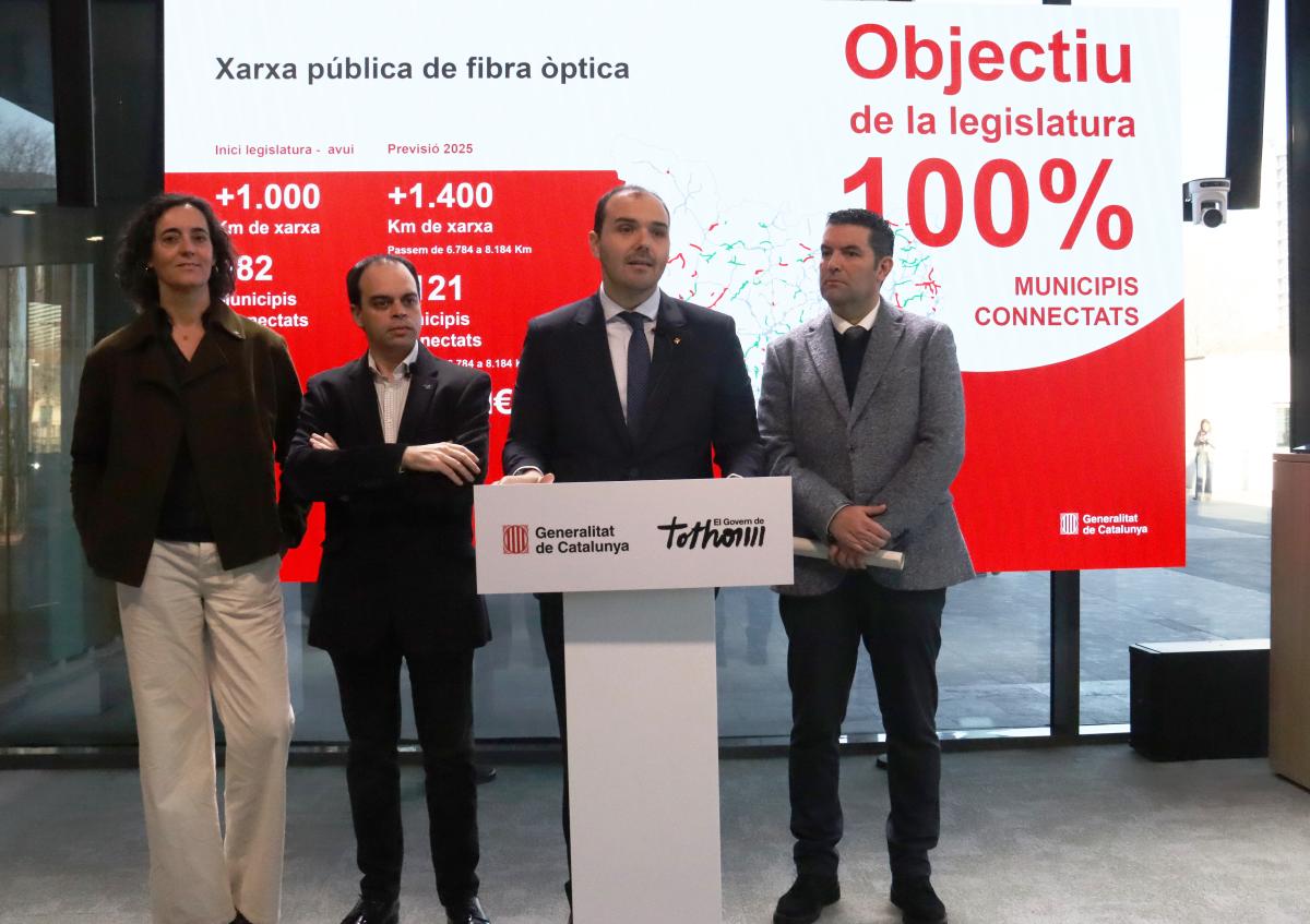 El conseller de la Presidència, Albert Dalmau, presenta l'objectiu de fer arribar la xarxa pública de fibra òptica al 100% dels municipis durant aquesta legislatura