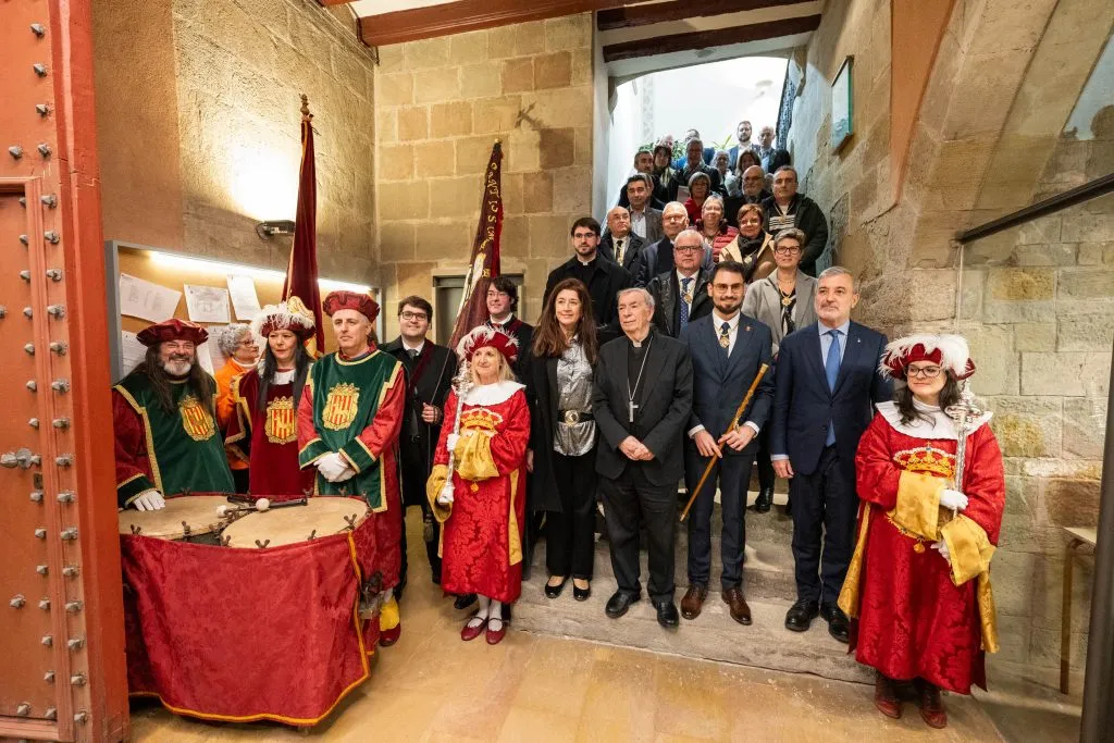 L’espectacular Cant de Les Completes obre la Festa Major del Santíssim Misteri 1