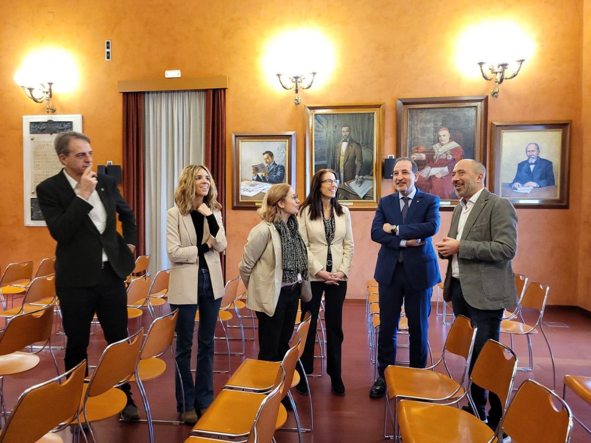 El conseller de Justícia, Ramon Espadaler, a l'Ajuntament de Manresa amb l'alcalde Marc Aloy