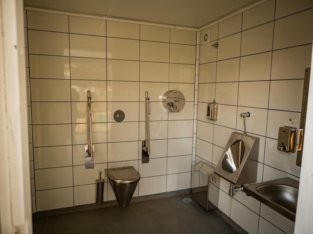 interior nuevos lavabos laureles