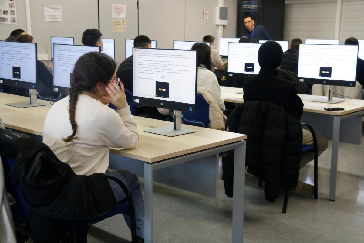 Foto d'arxiu d'un examen teòric de conduir