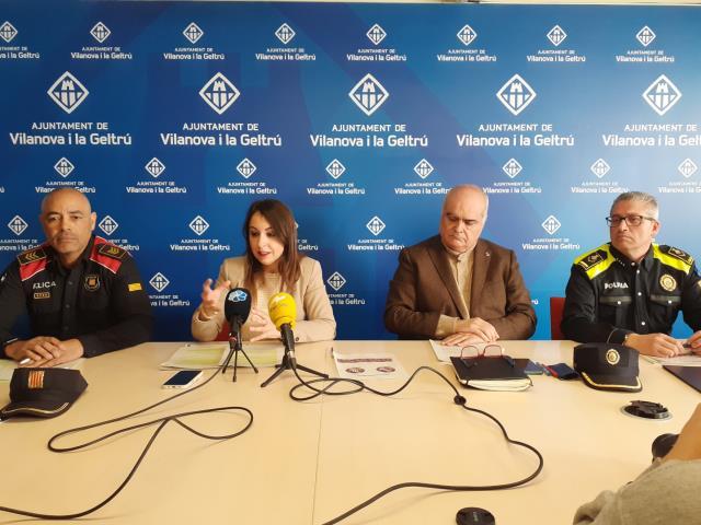 La concejala Gisela Vargas durante la presentación del dispositivo de seguridad del Carnaval 2025 en Vilanova i la Geltrú