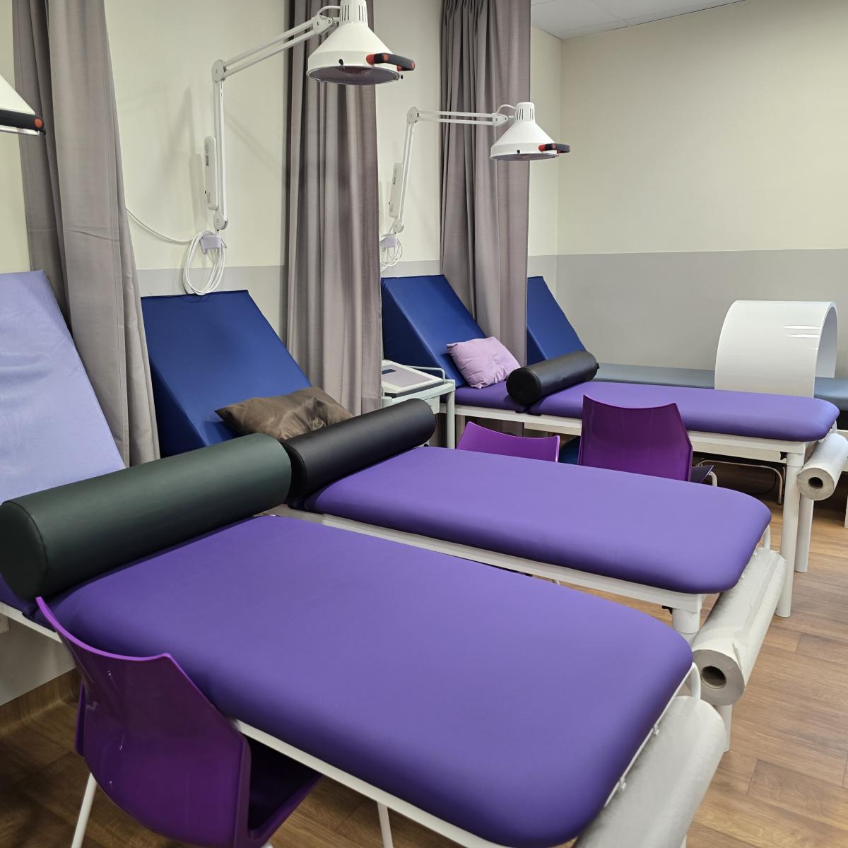 Inauguración de la ampliación del Centro Médico y Dental Paredes