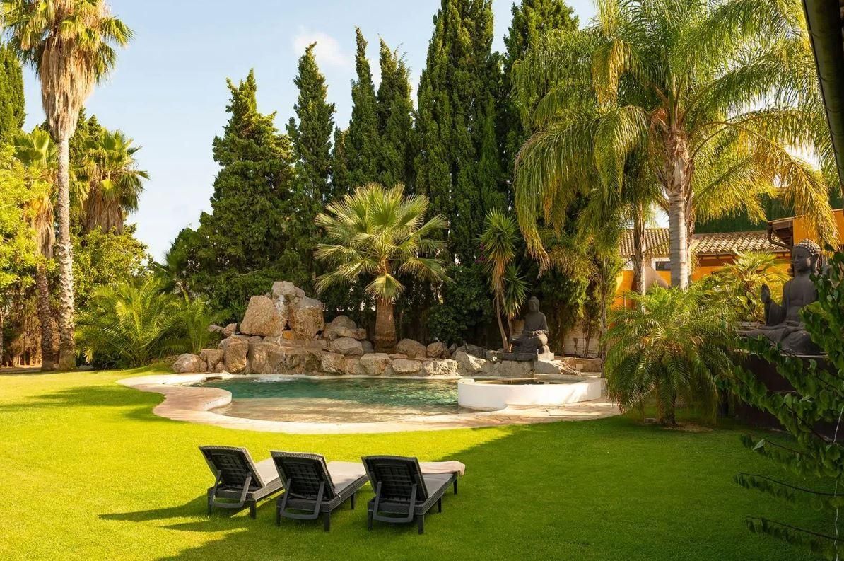Piscina i jardí de la casa d'Alfons Arús