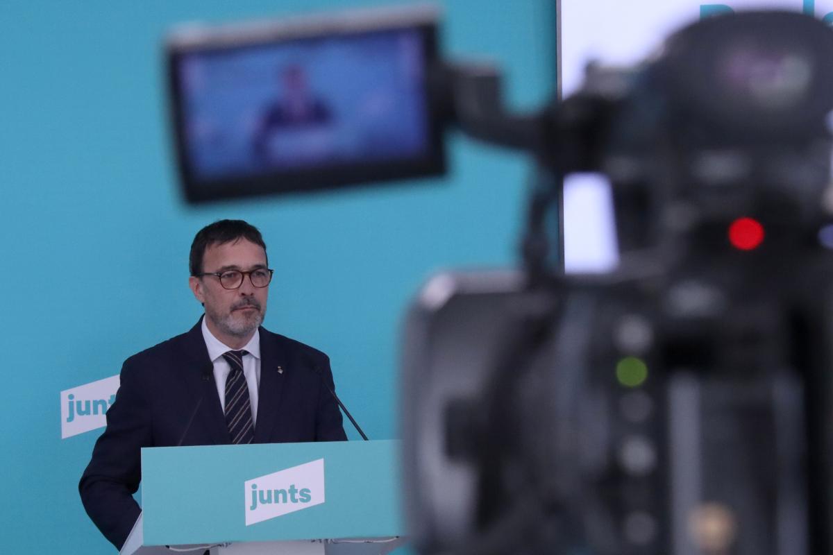 El vicepresident i portaveu de Junts, Josep Rius, en roda de premsa aquest dilluns 2