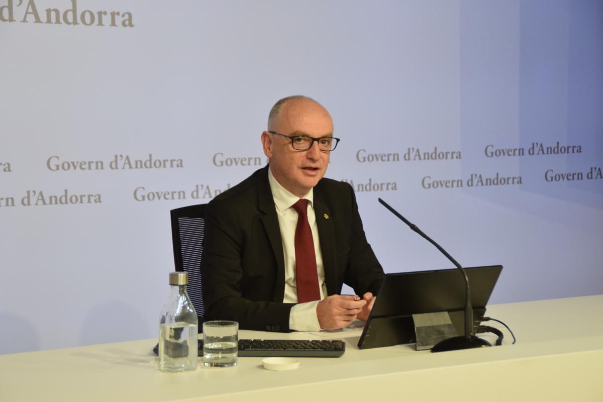 El ministre de Finances, Ramon Lladós, presentant l'estat dels comptes del 2024