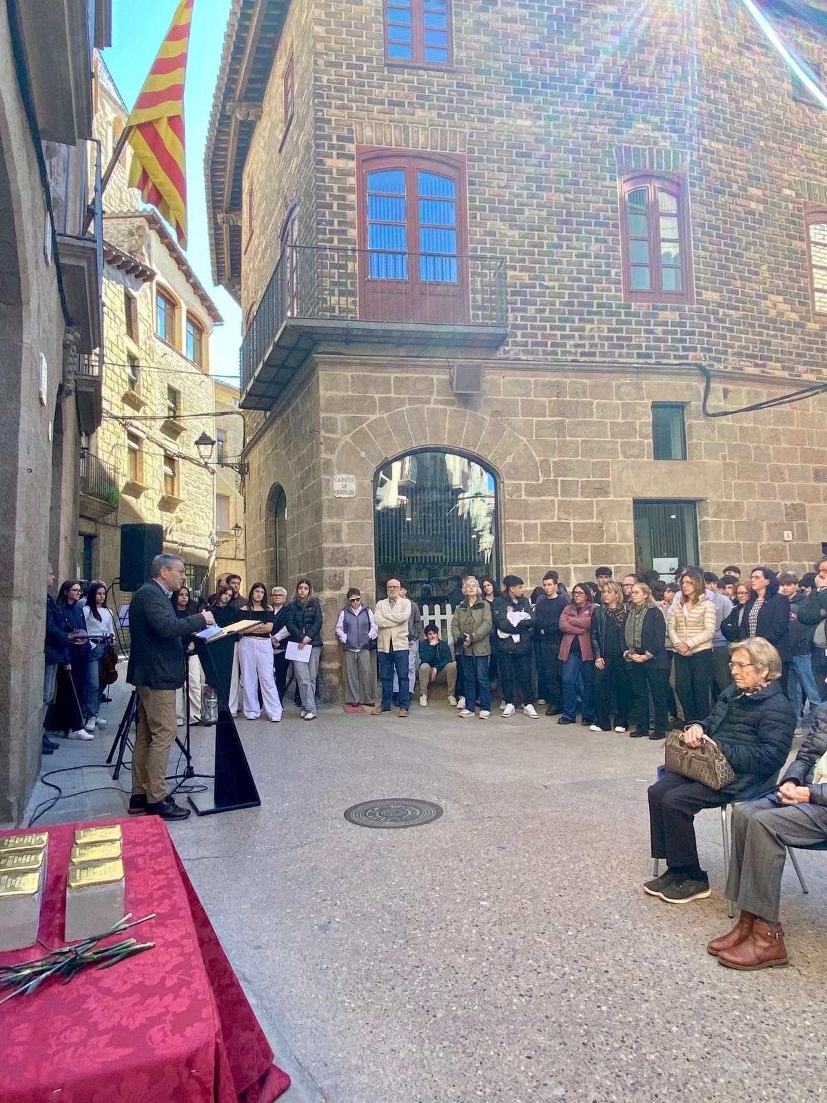 Solsona homenatja les seves víctimes del nazisme amb Stolpersteine