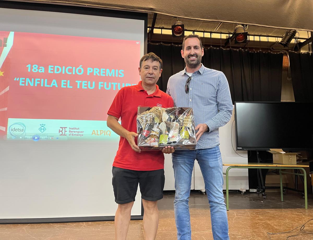 El regidor Ferran Conejo de Vandellòs i l'Hospitalet de l'Infant amb José Carlos Rodríguez de SOS+DEA