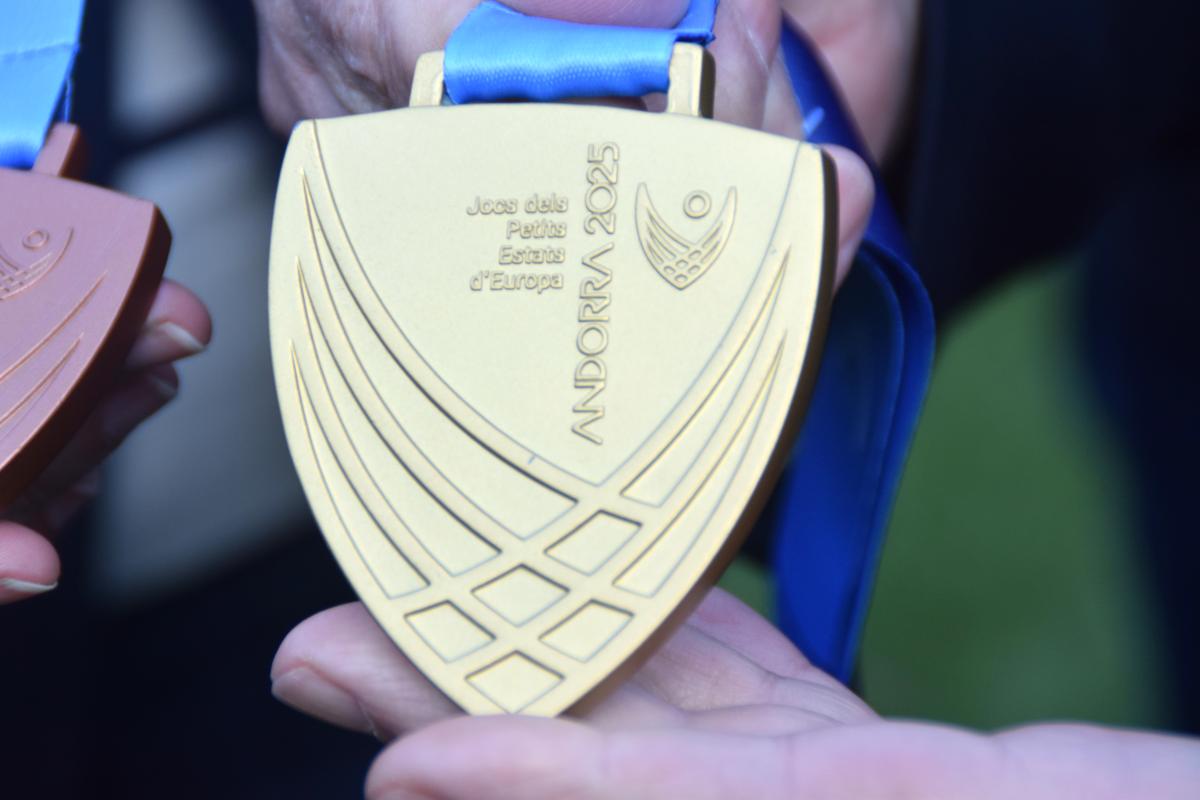 Una de les medalles d'or que es repartiran en els guanyadors dels Jocs dels Petits Estats