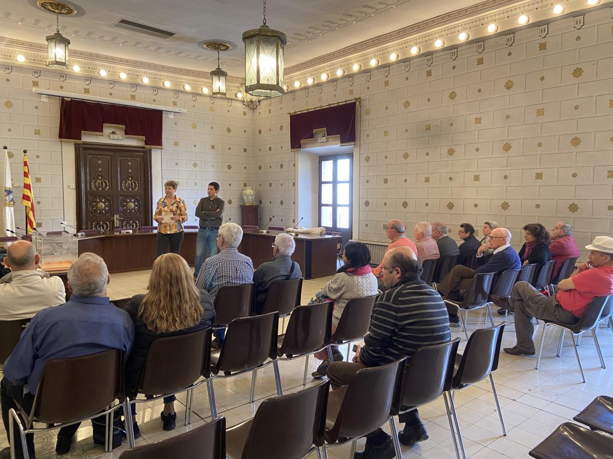 L’Ajuntament de la Seu lliura 15 claus dels horts socials a persones grans 1