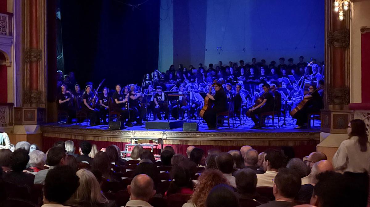 La Escuela y Conservatorio de Música de la Diputación en Reus celebra su cincuenta aniversario con un concierto multitudinario