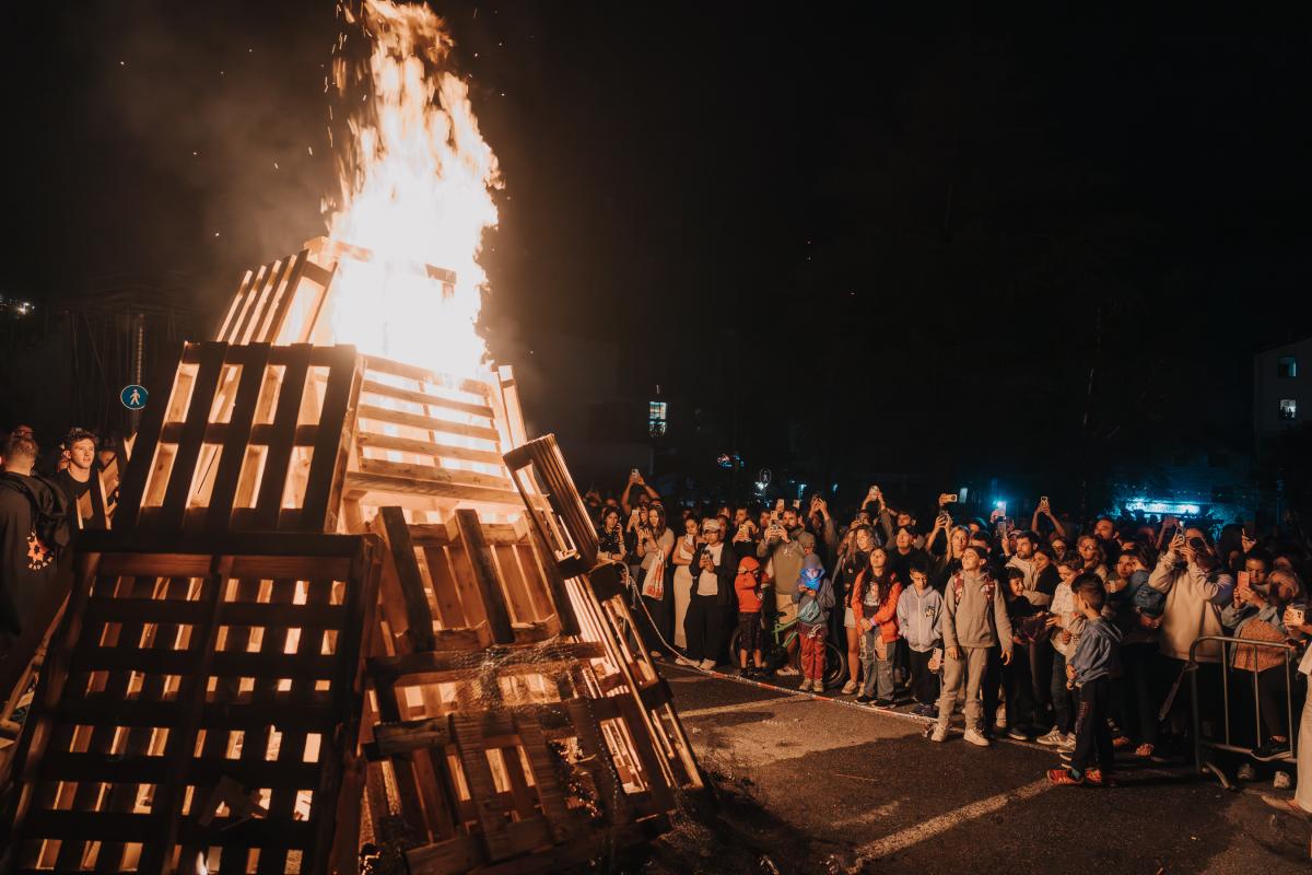 Un moment de la cremada de falles a Encamp | FOTO: RC Audiovisuals