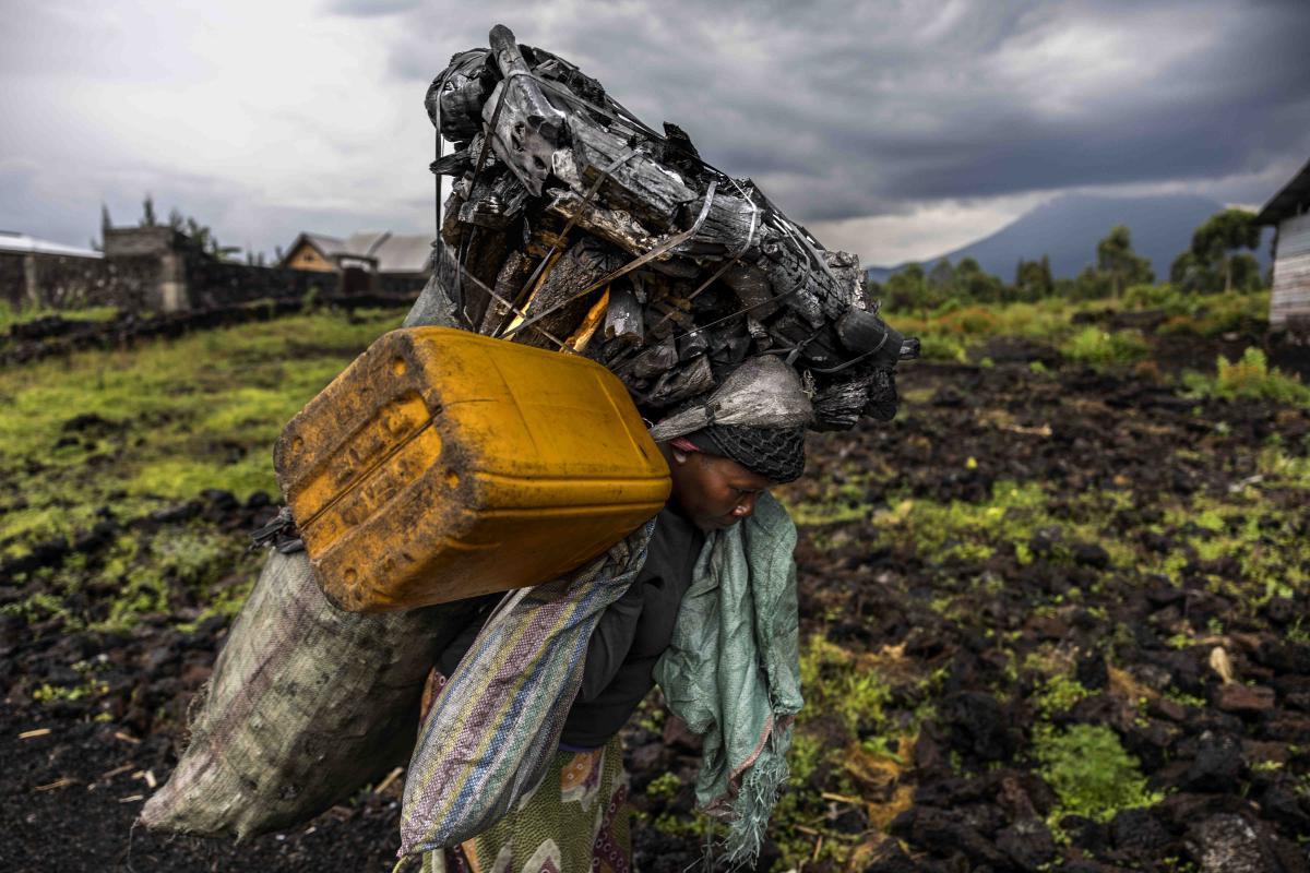 Un momento de la exposición Carbón vegetal el oro negro de los pobres