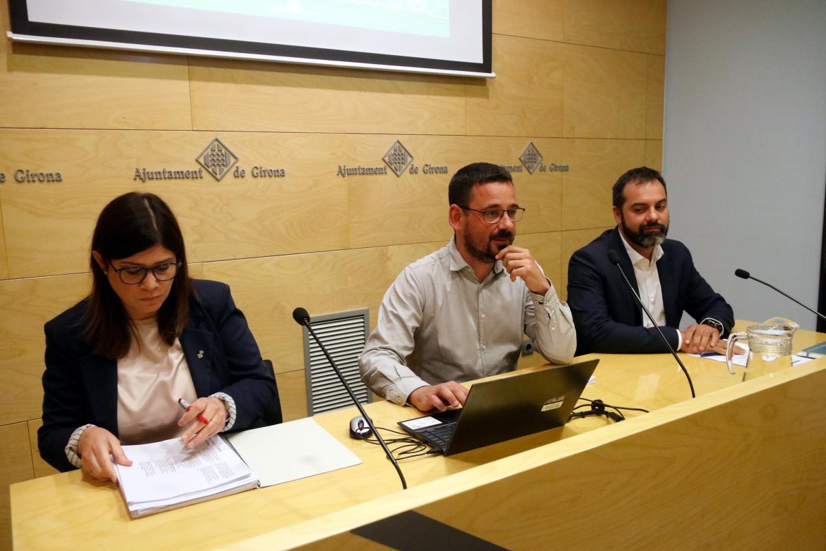 La vicealcaldessa de Girona, Gemma Geis, l'alcalde, Lluc Salellas i el segon tinent d'alcaldia, Quim Ayats