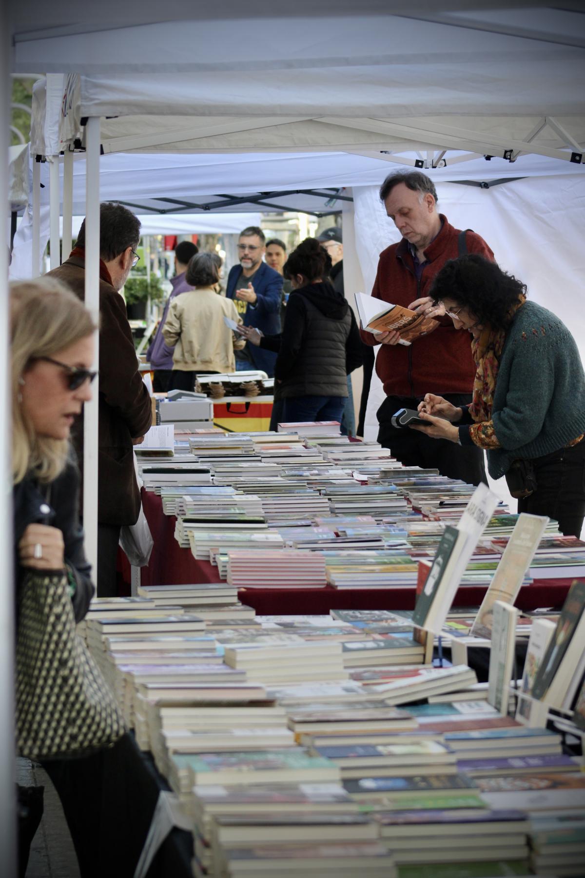 Parades de llibres a Barcelona per Sant Jordi