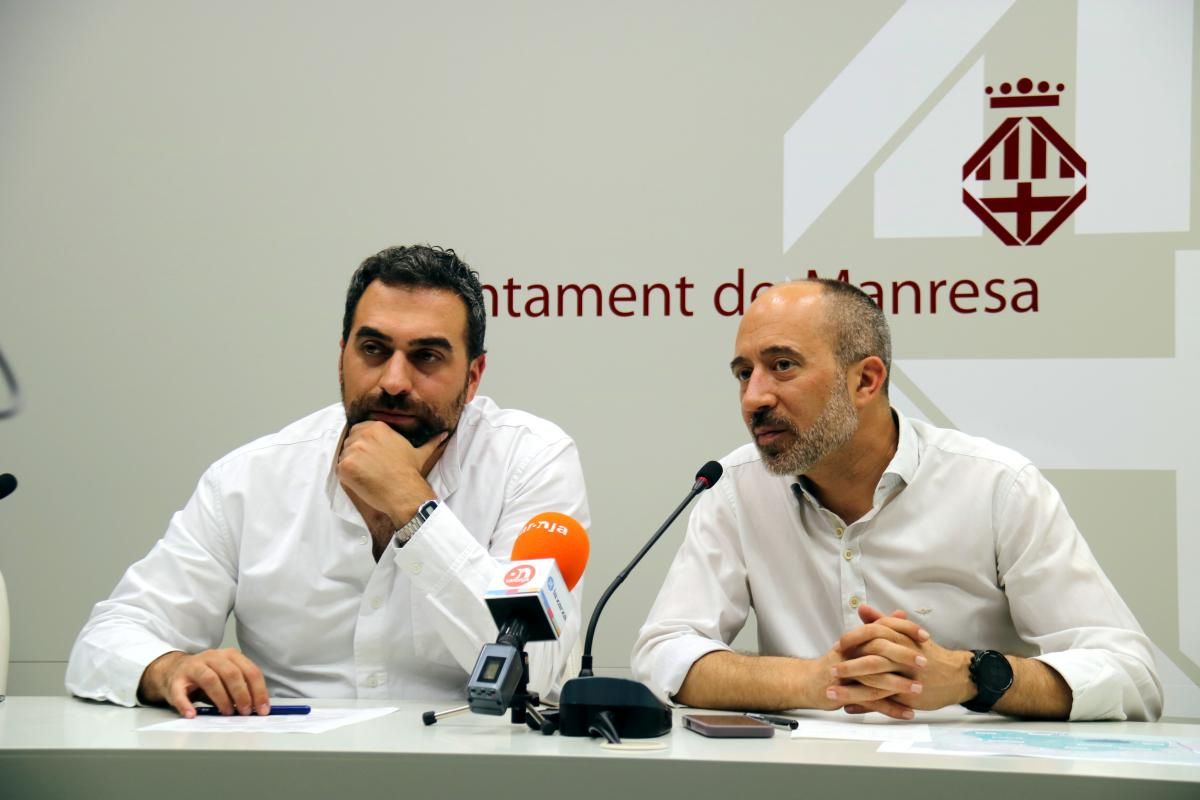 D'esquerra a dreta, el regidor d'Urbanisme i Mobilitat, Carles Estany, i l'alcalde de Manresa, Marc Aloy