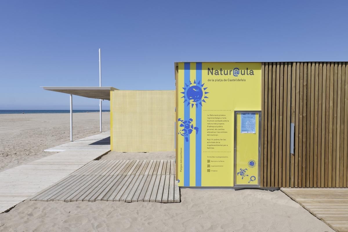 Naturaula a la platja de Castelldefels