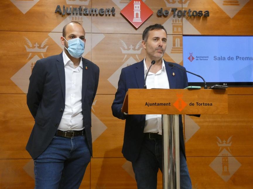 Jordi Jordan i Victor Grau presenten la nova pista d'atletisme reglamentària de Tortosa