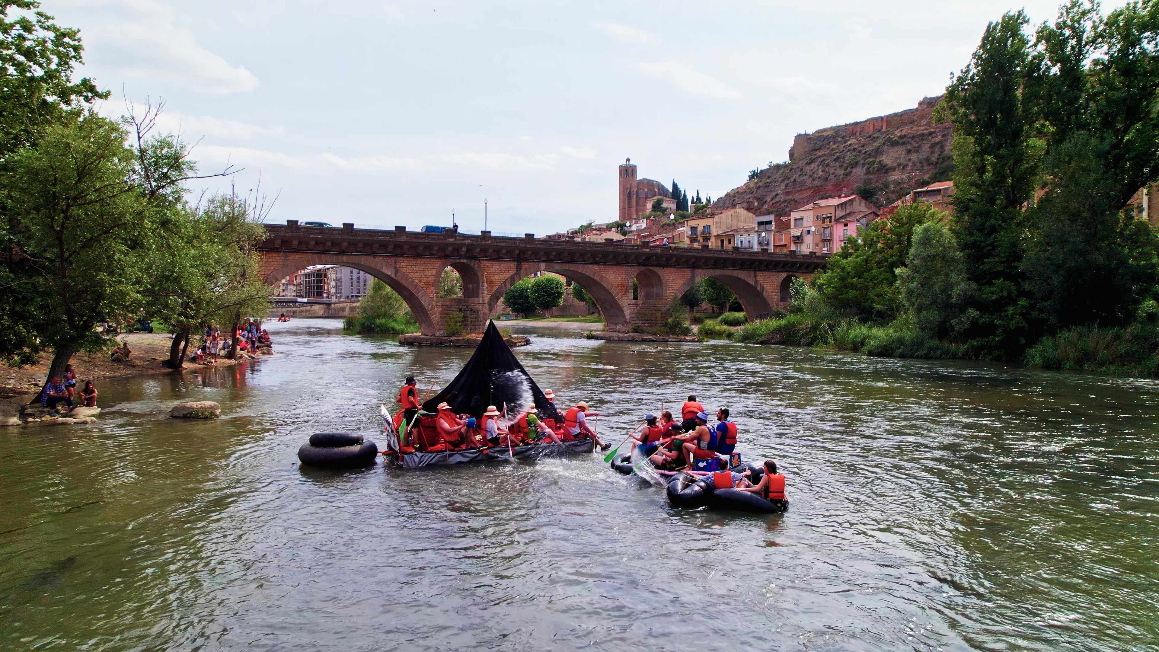 Imatge d'arxiu d'una baixada de barques a la Transsegre de Balaguer