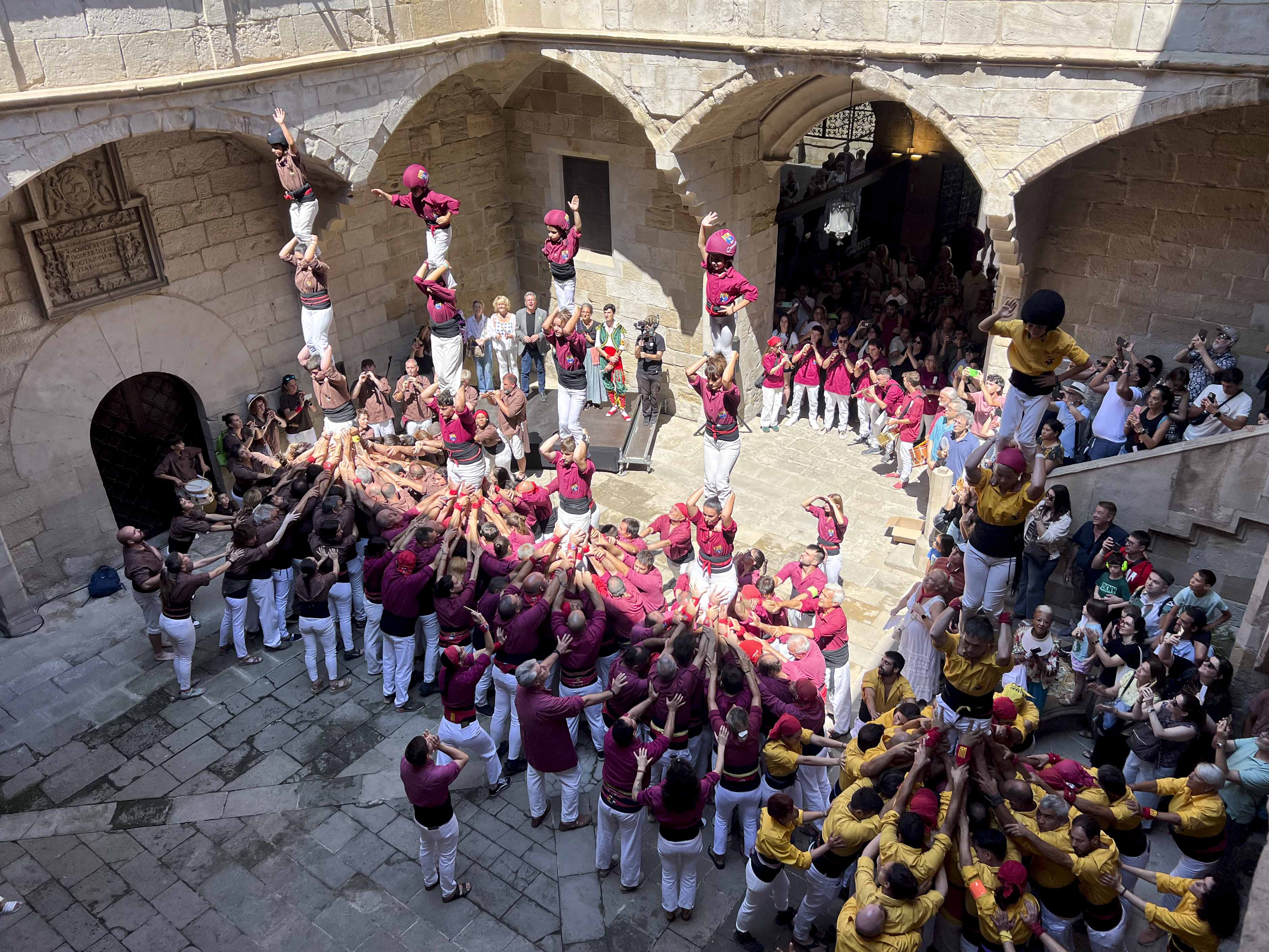 Els Castellers de Lleida, els Margeners de Guissona i els Malfargats del Pallars han protagonitzat una jornada que ha estat presidida pel president de la Diputació i de l’IEI, Joan Talarn