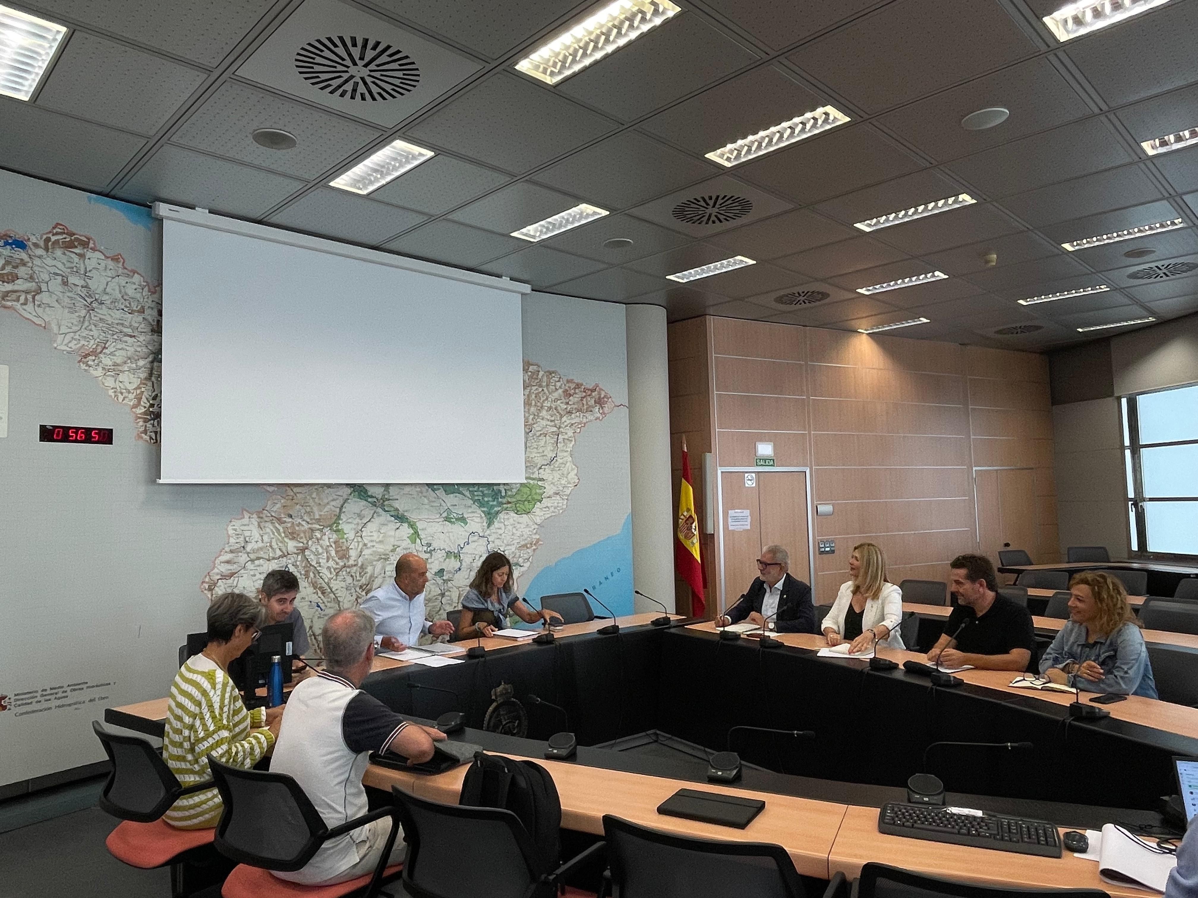 Reunión entre el alcalde de Lleida, Fèlix Larrosa, y el presidente de la CHE, Carlos Arrazola